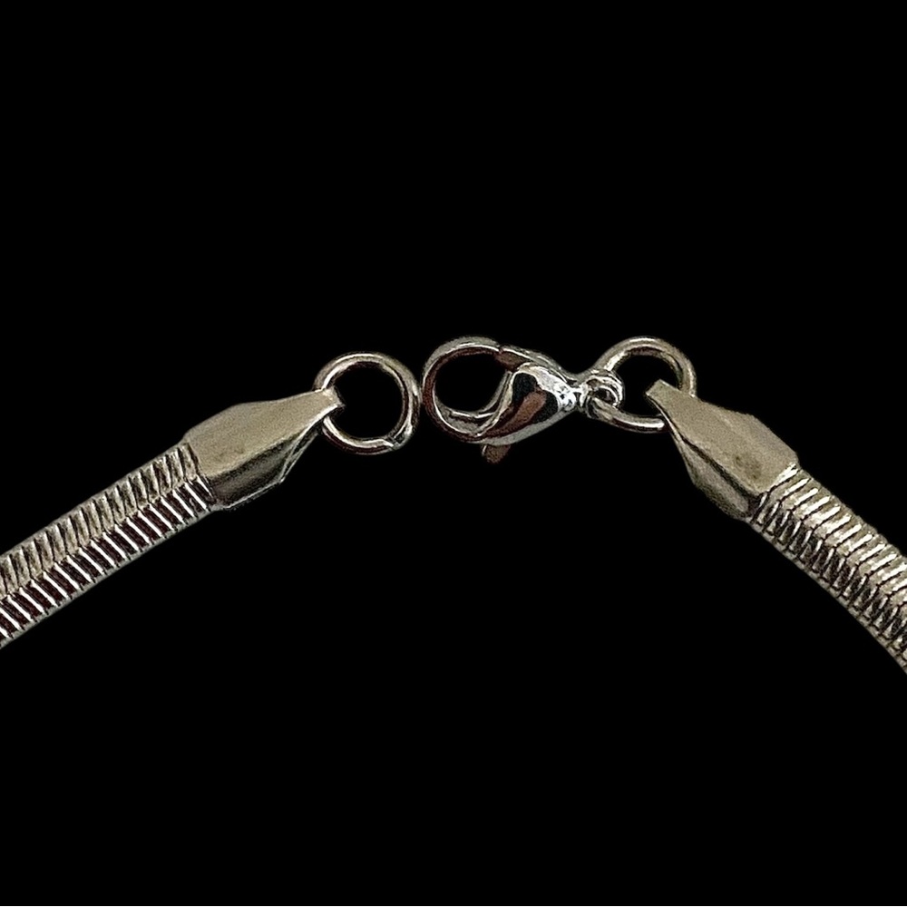 Herringbone Stainless Steel 8.3 inch long and 4mm width bracelet - Final Price! - Picture 5 of 6